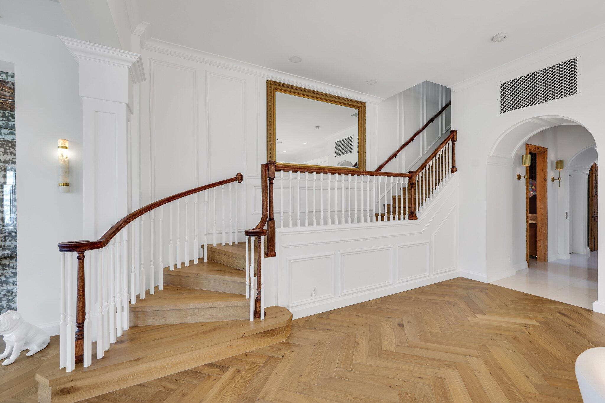 ROYAL PALM VILLAS - Residential