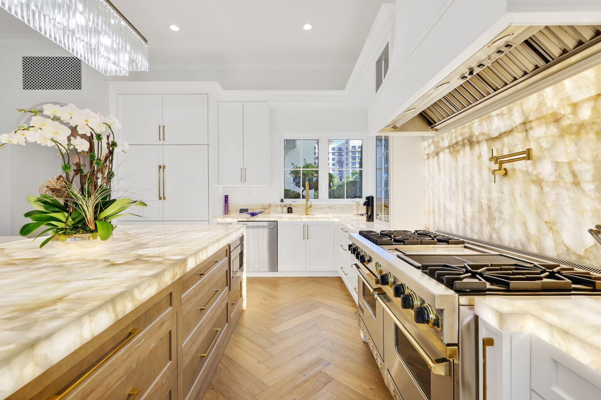 ROYAL PALM VILLAS - Residential