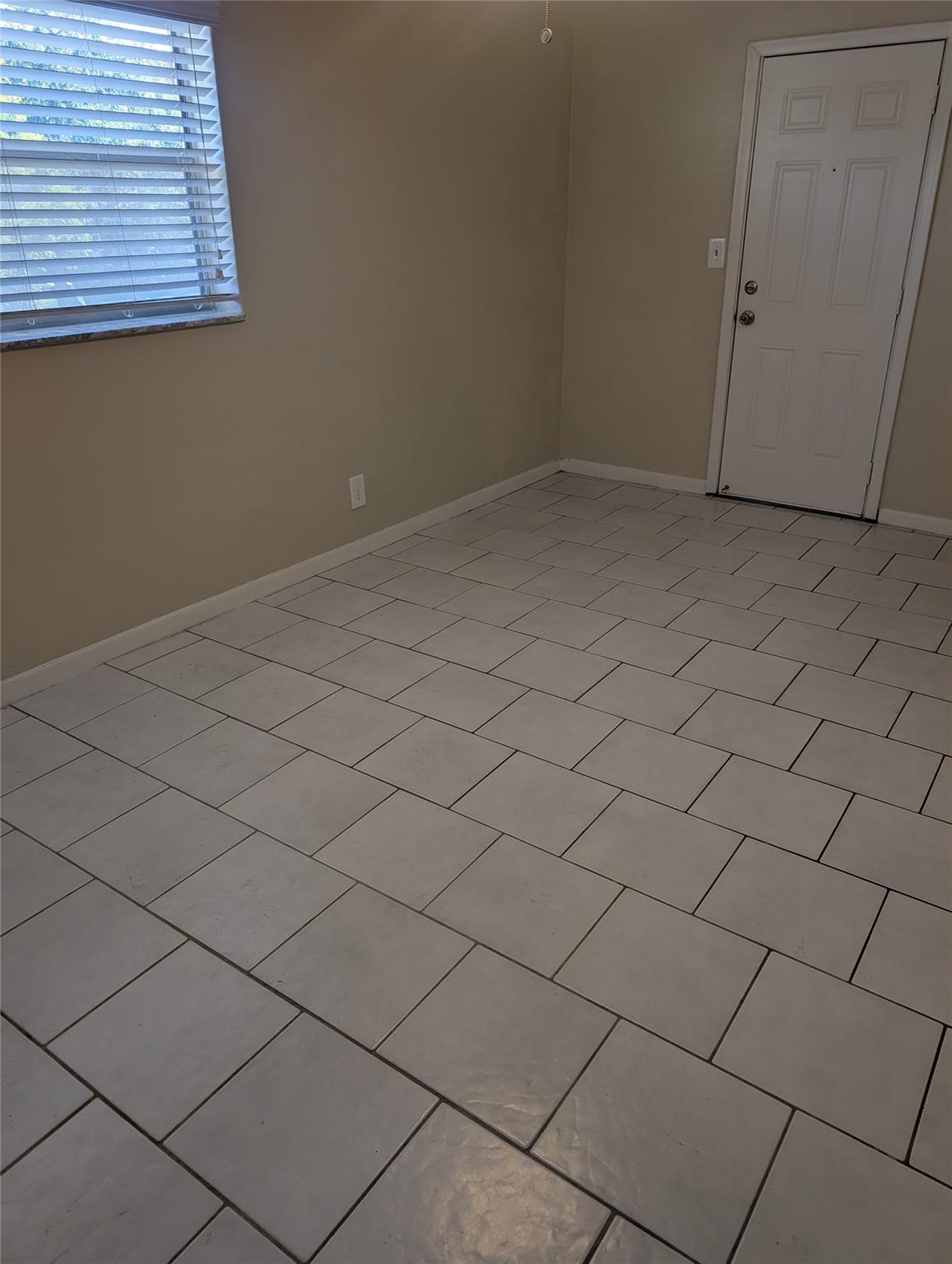 LUSH APARTMENTS - Residential Lease