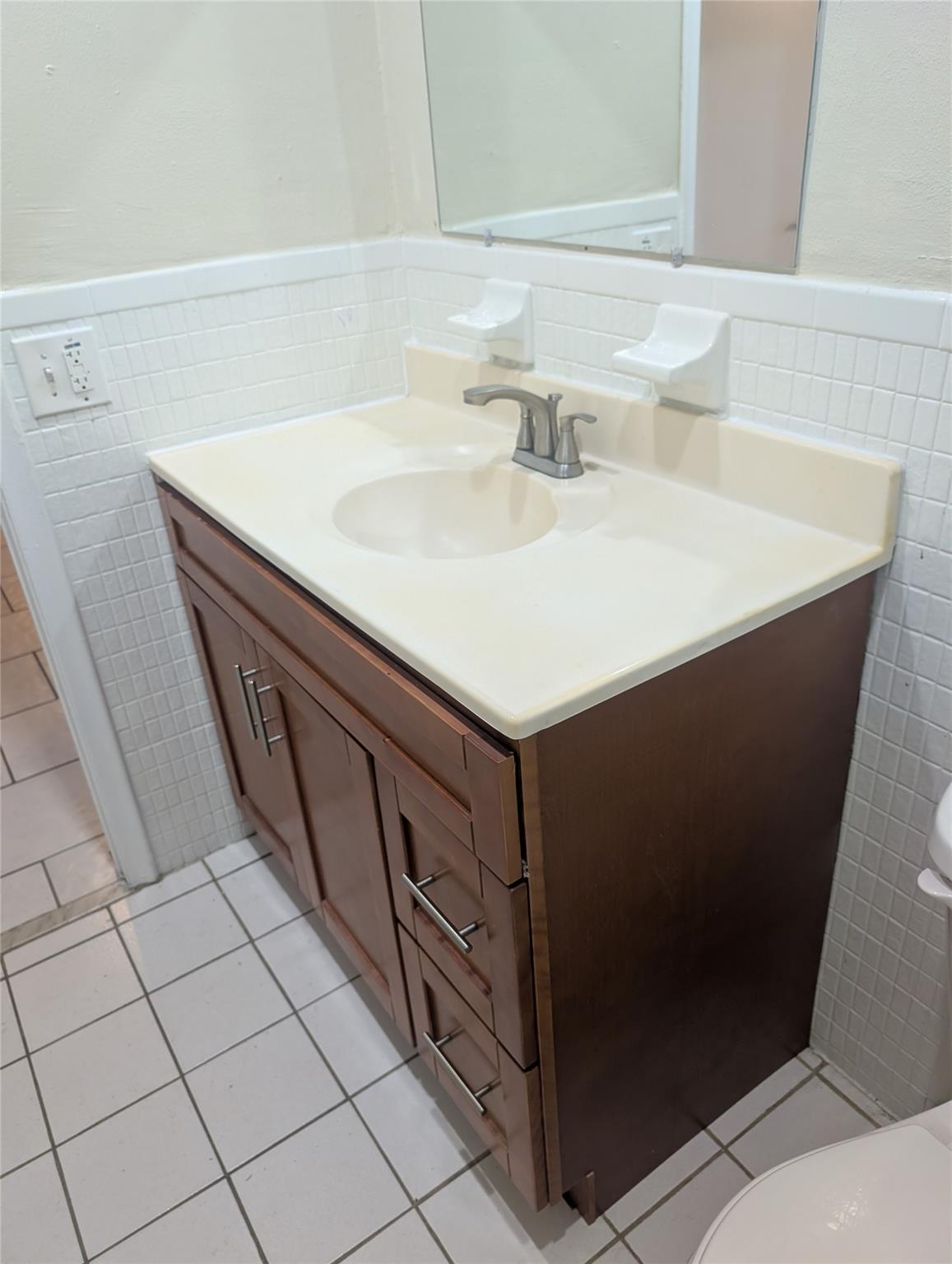 LUSH APARTMENTS - Residential Lease