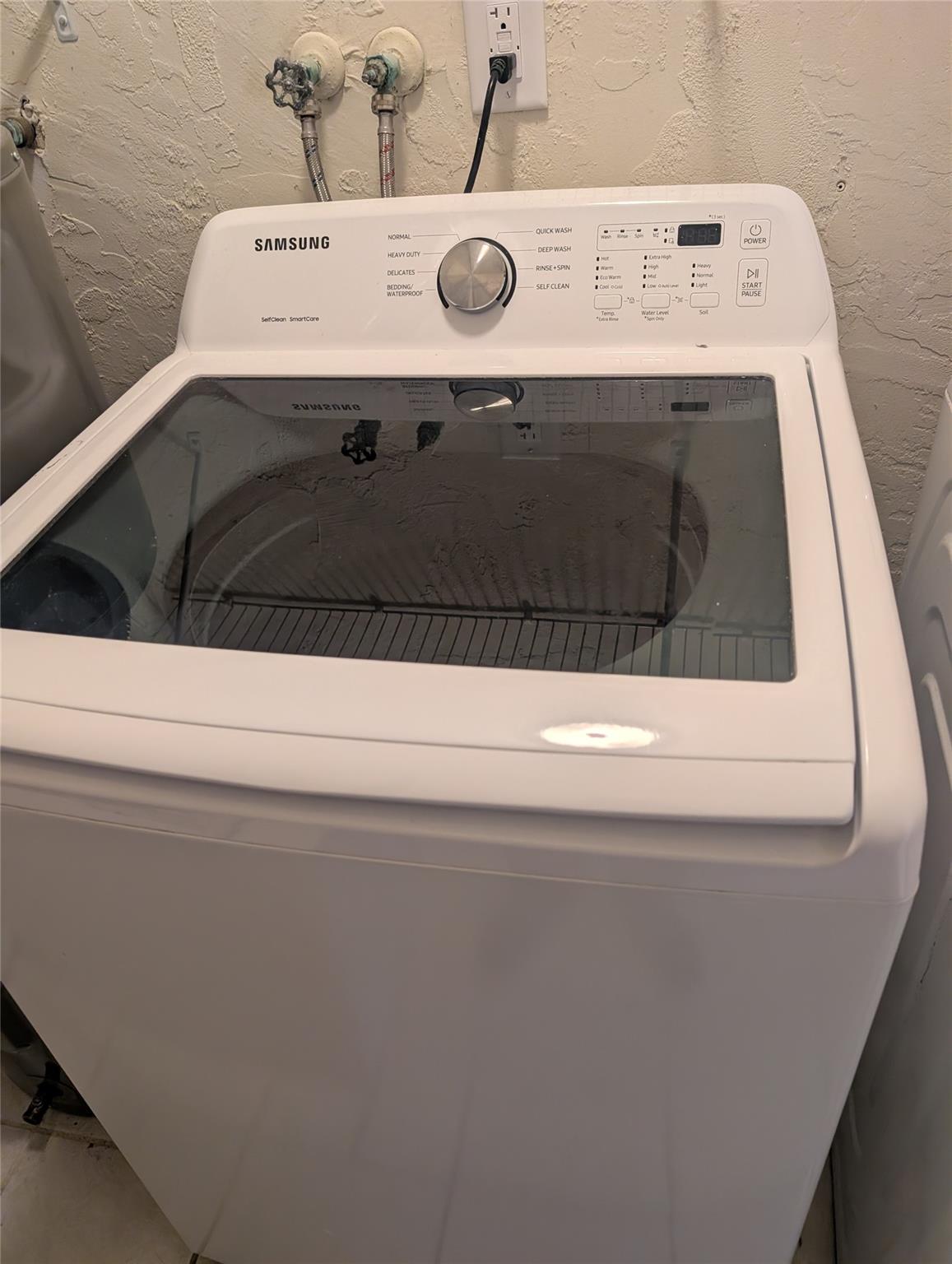 LUSH APARTMENTS - Residential Lease