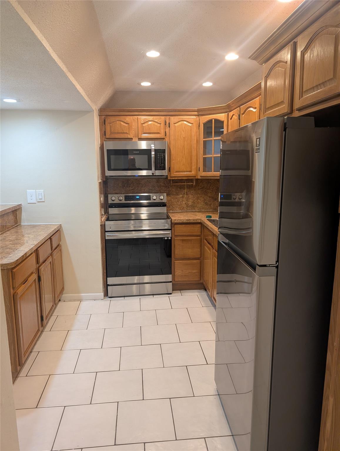 LUSH APARTMENTS - Residential Lease