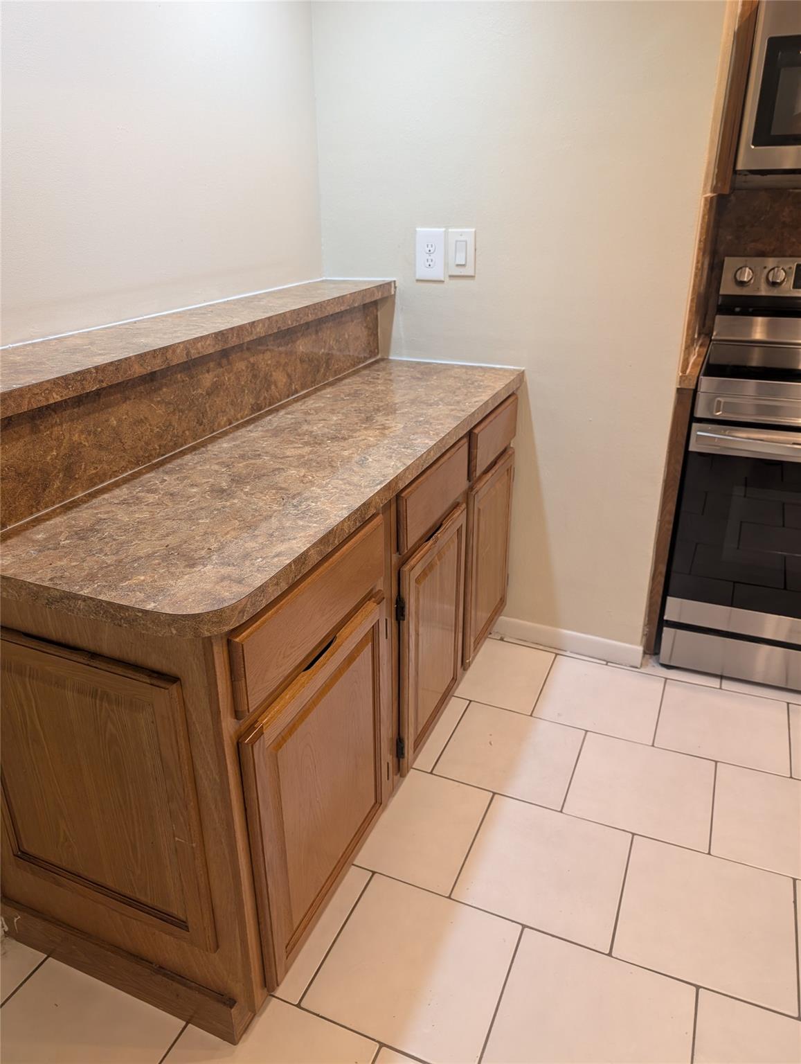 LUSH APARTMENTS - Residential Lease