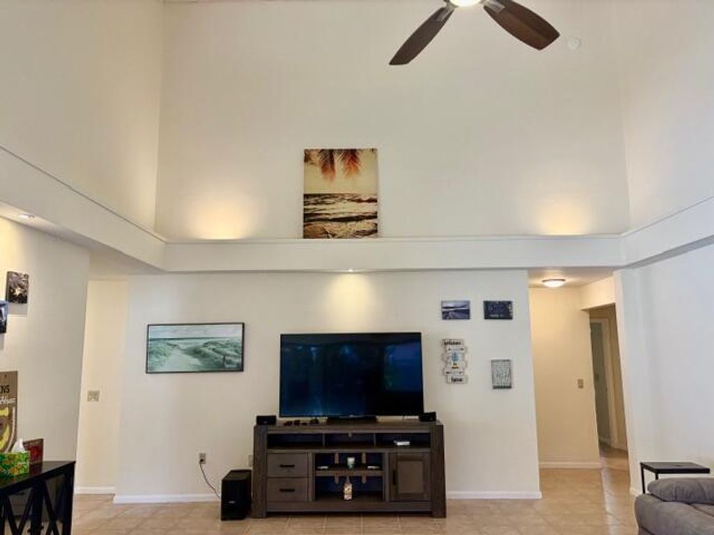 Photo of 204 Cape Pointe Circle, Jupiter, FL 33477 (MLS # B26010933)