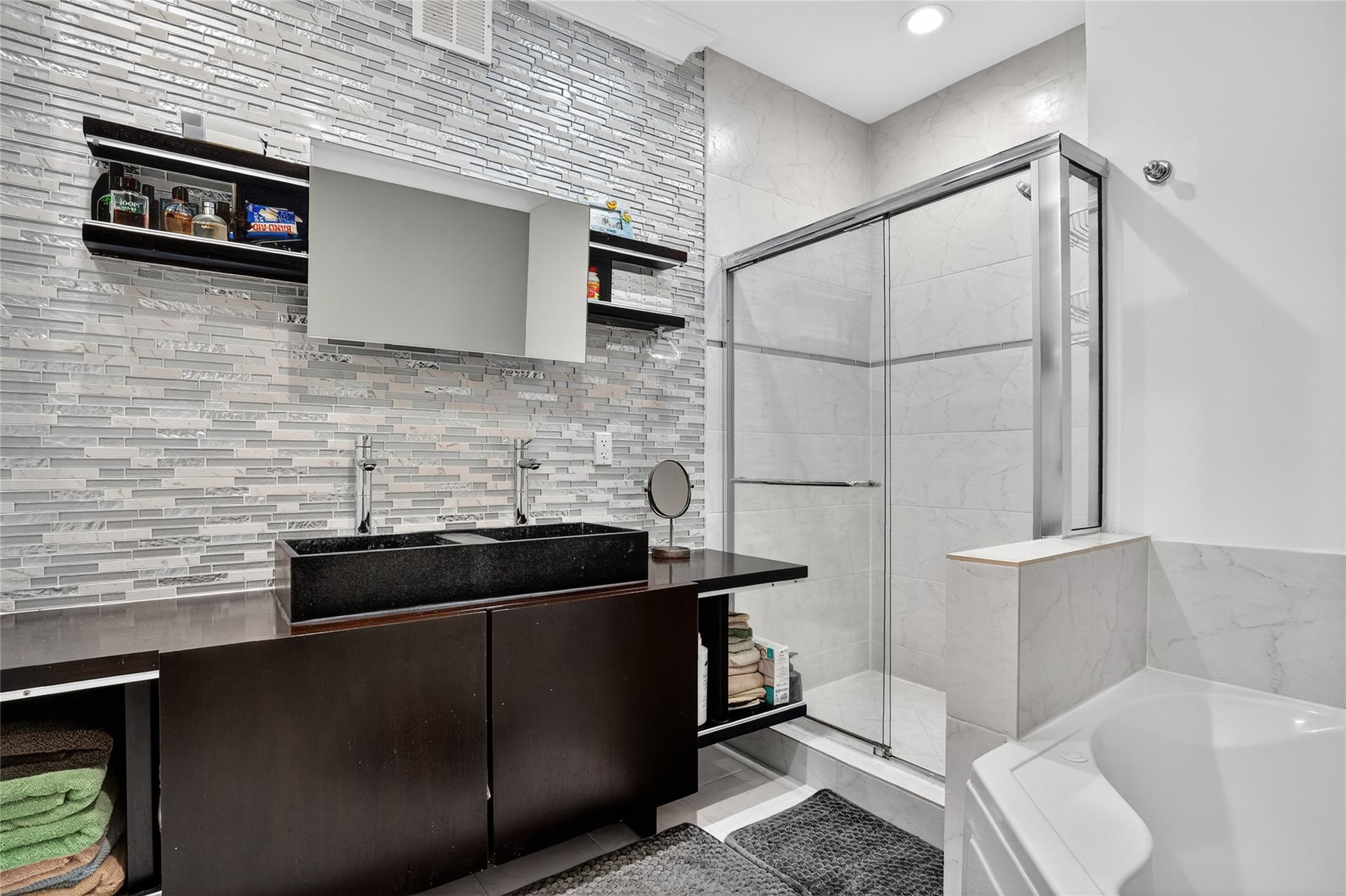 Avenue East Townhomes - Residential