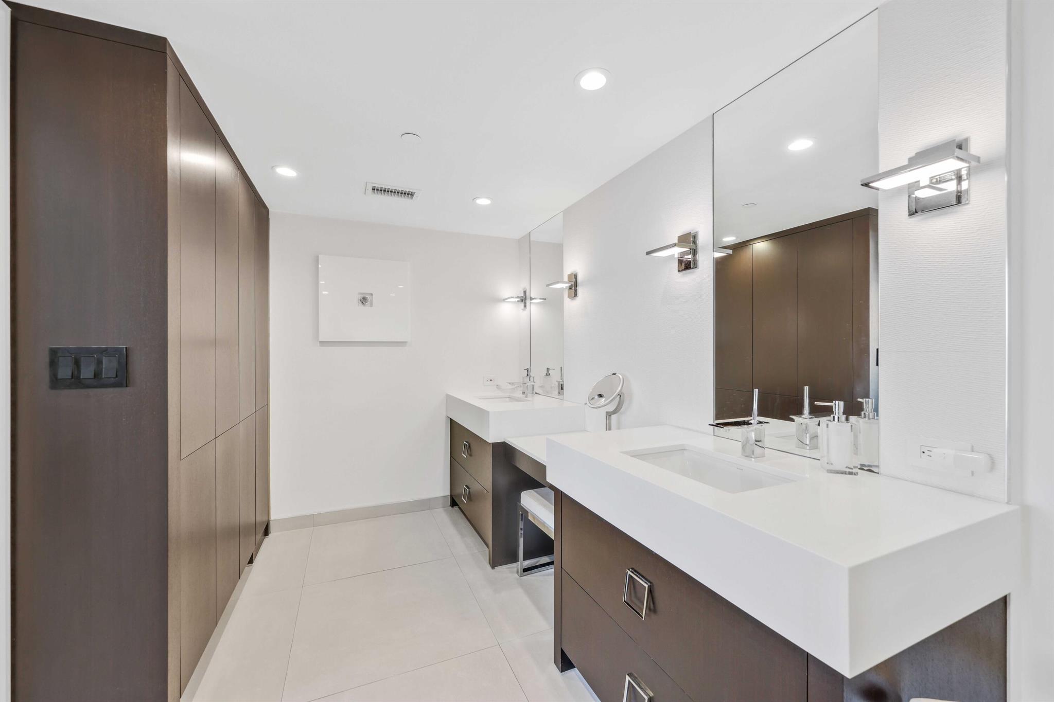 CLARENDON CONDO - Residential