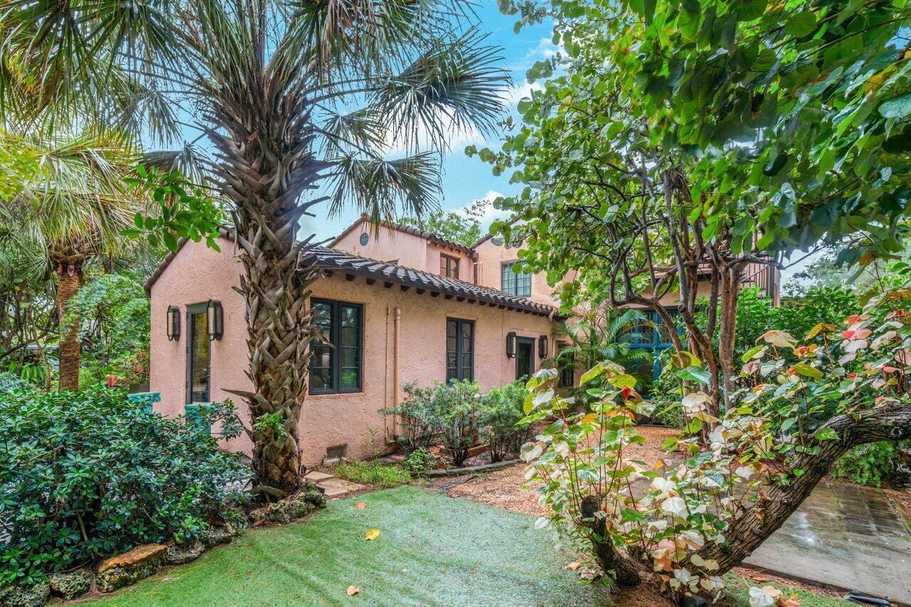 601 Forest Hill Boulevard