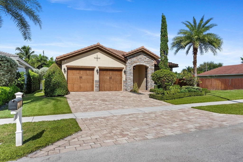 Photo of 1301 SW 15th Street, Boca Raton, FL 33486 (MLS # R11138932)