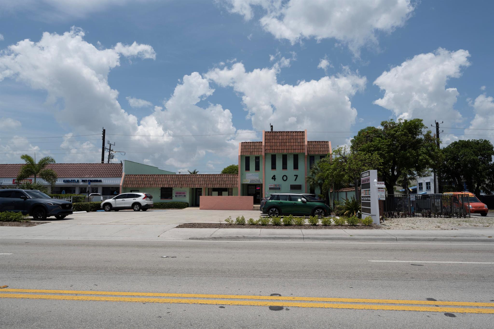401 S Dixie Highway 3