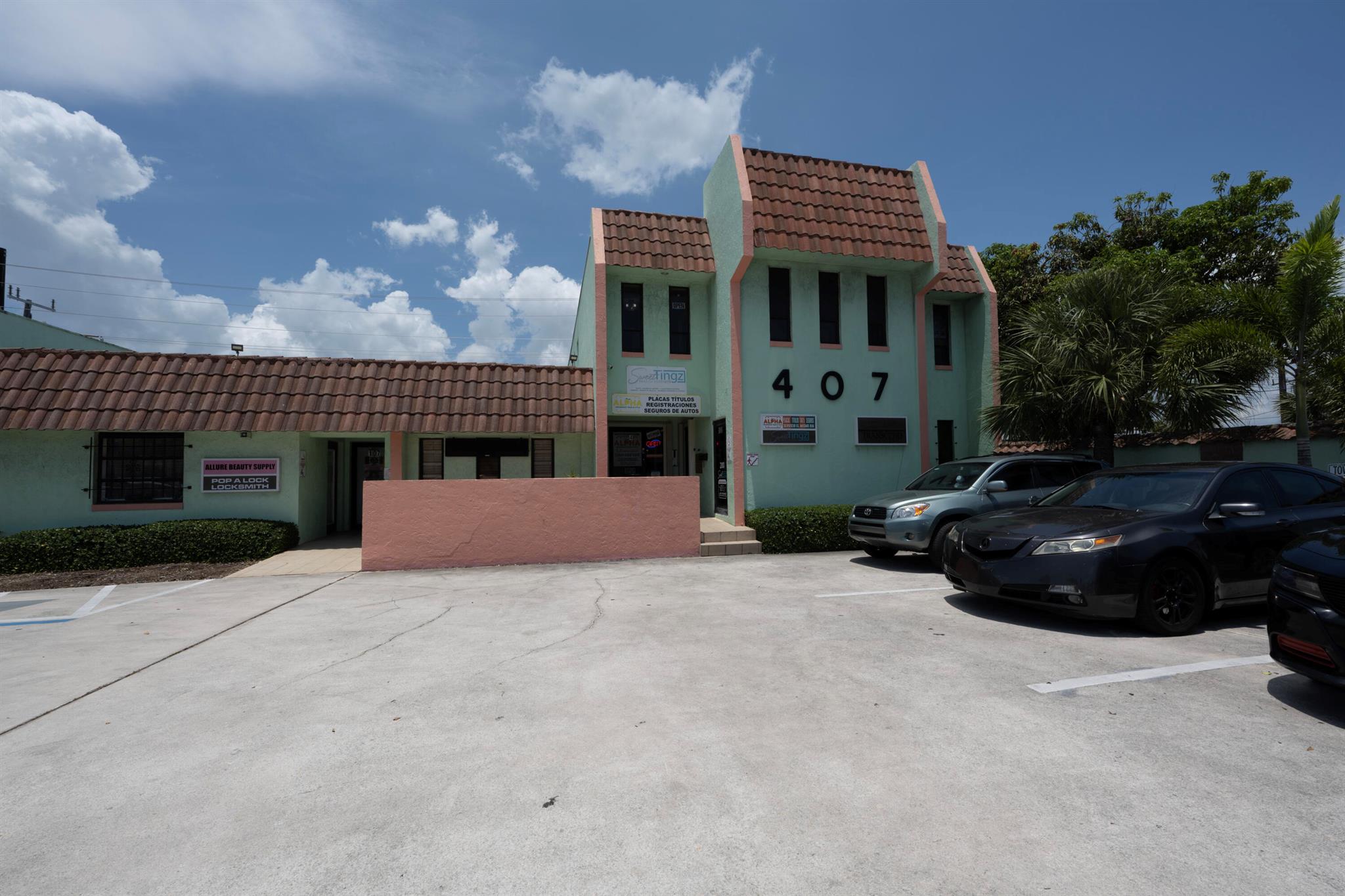 401 S Dixie Highway 3