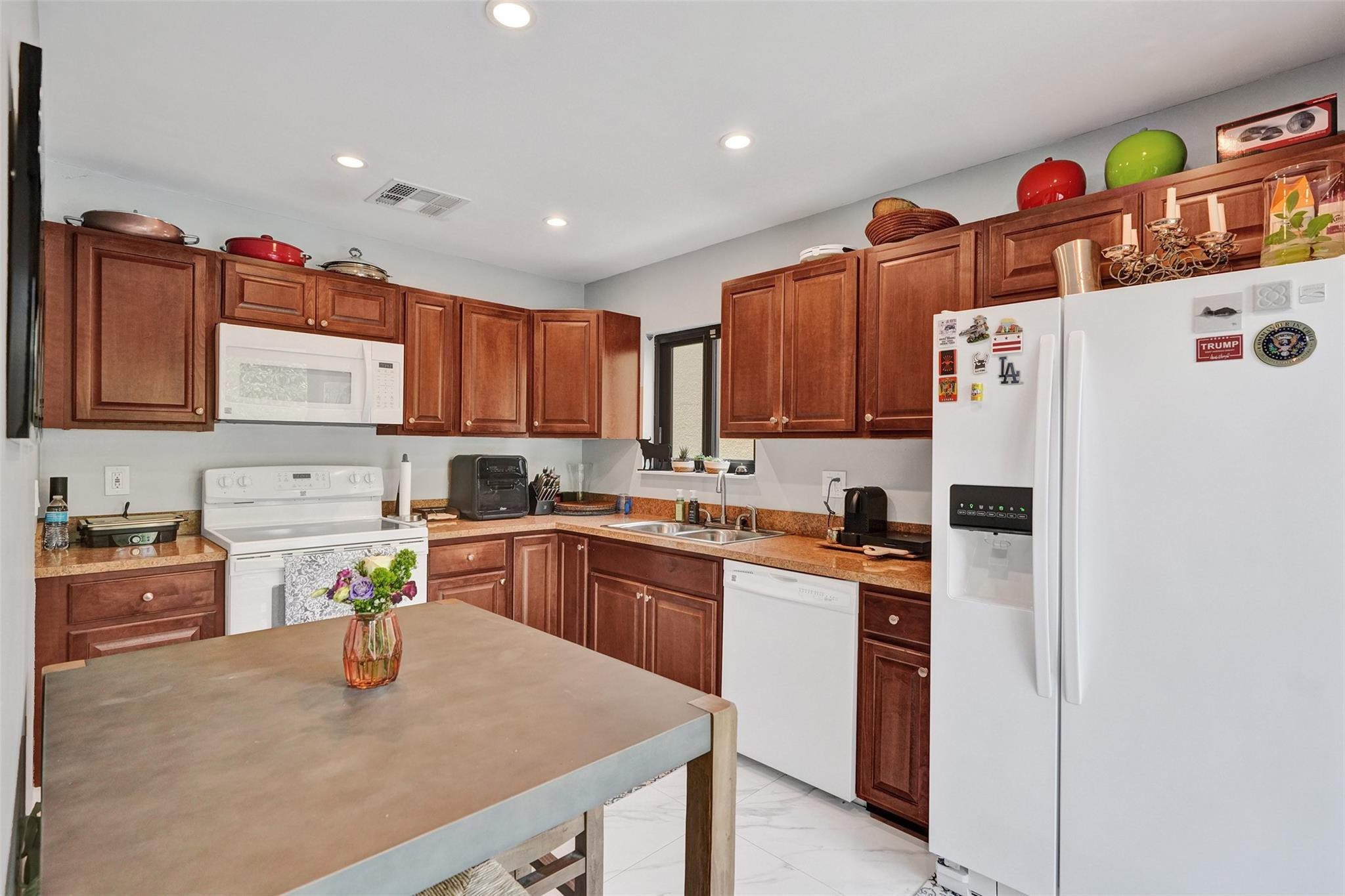 SKY LAKE VILLAS FIRST ADD - Residential