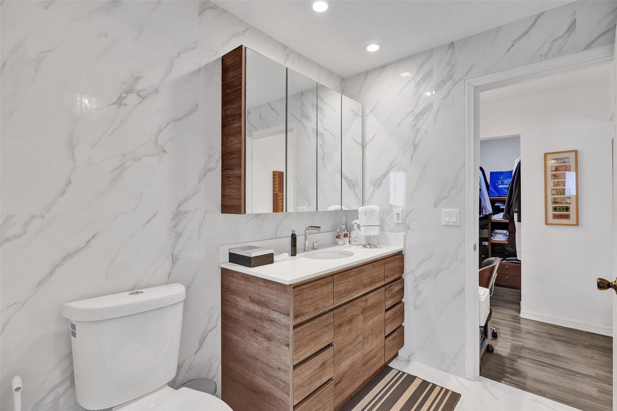 SKY LAKE VILLAS FIRST ADD - Residential