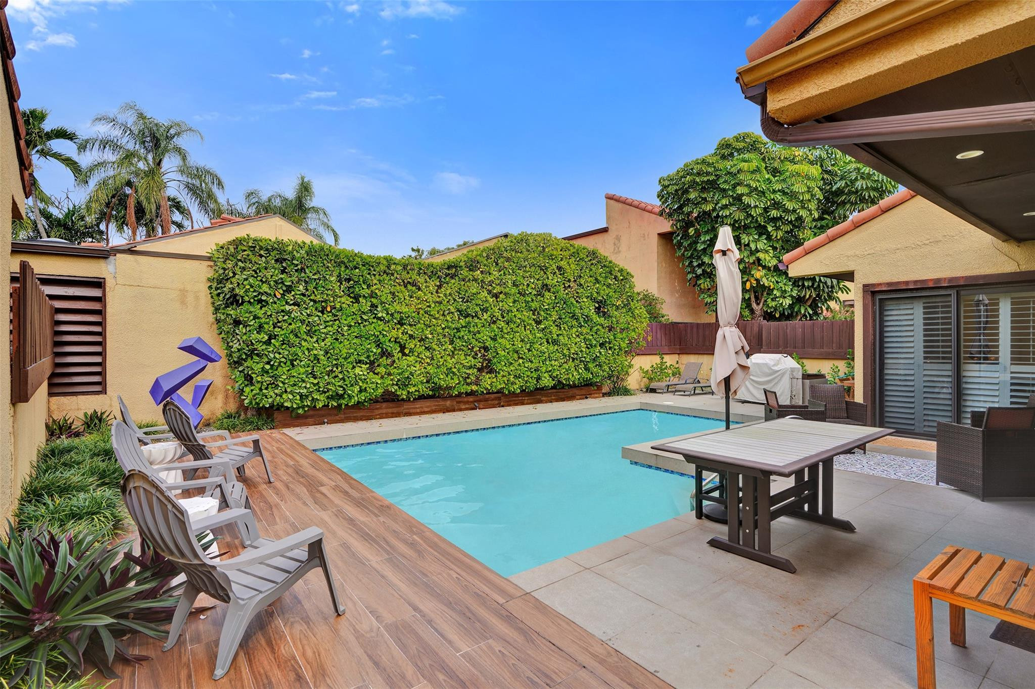 SKY LAKE VILLAS FIRST ADD - Residential