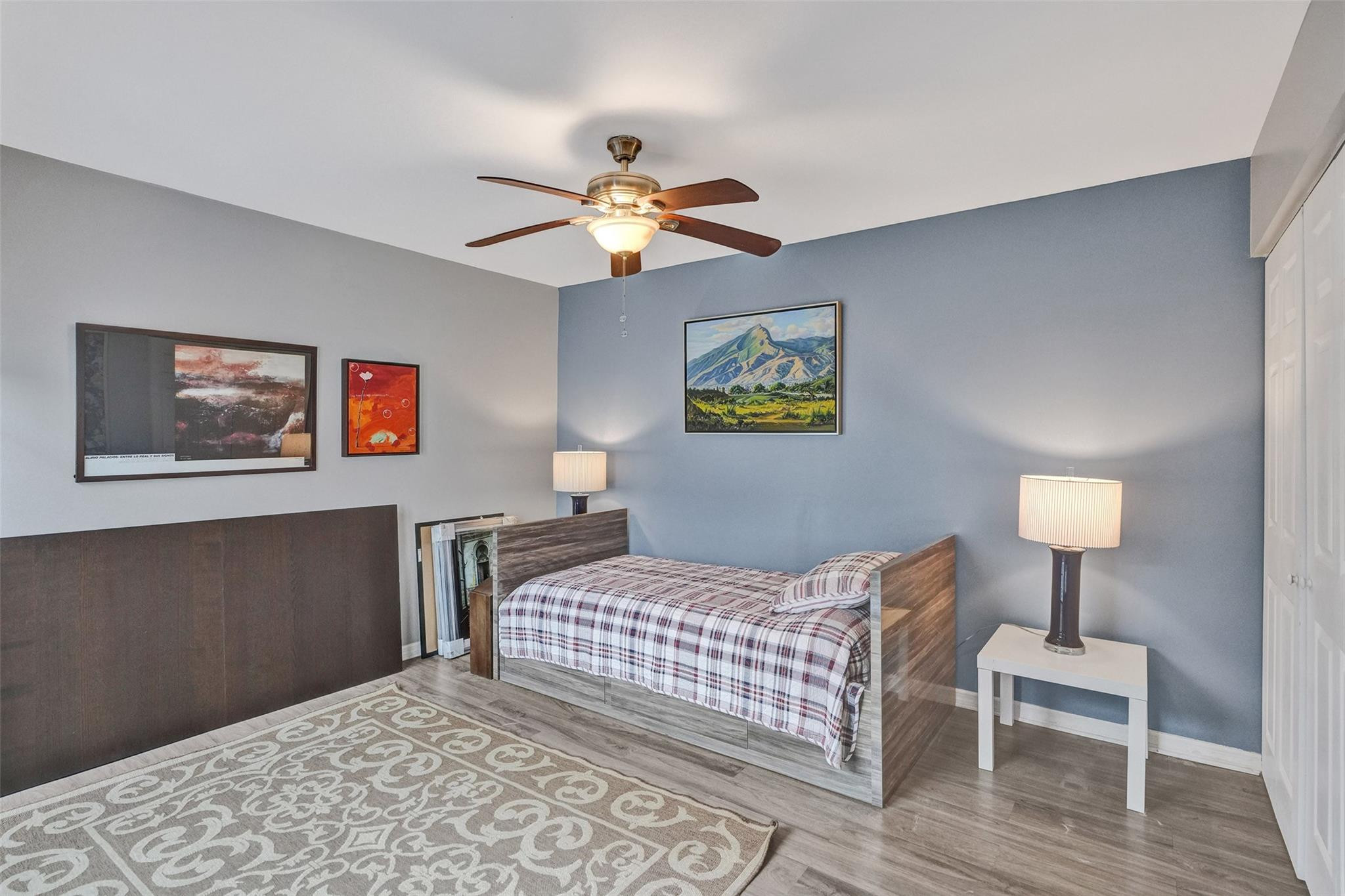 SKY LAKE VILLAS FIRST ADD - Residential