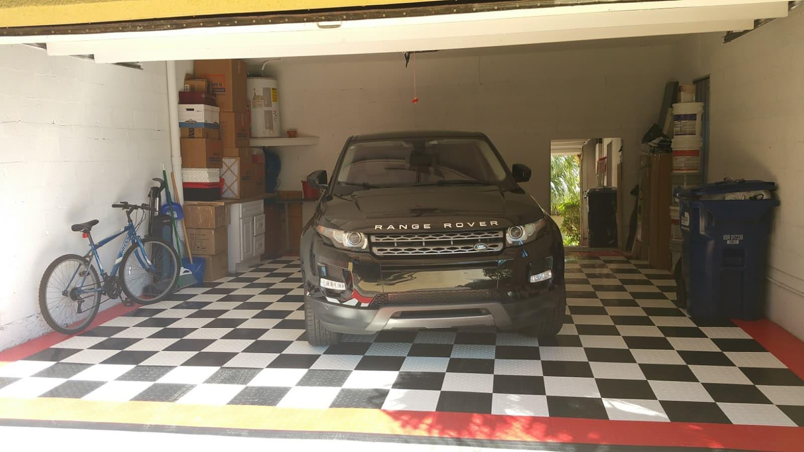 SKY LAKE VILLAS FIRST ADD - Residential