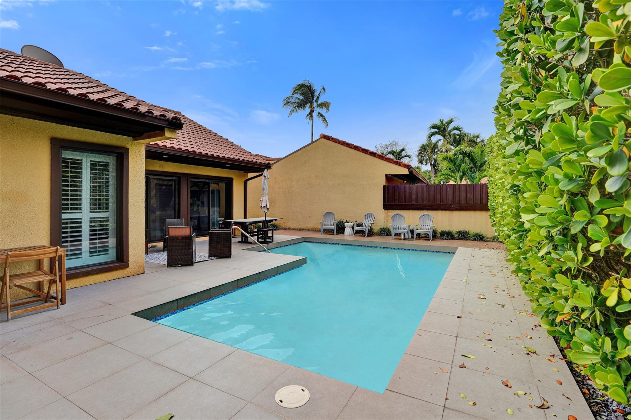 SKY LAKE VILLAS FIRST ADD - Residential