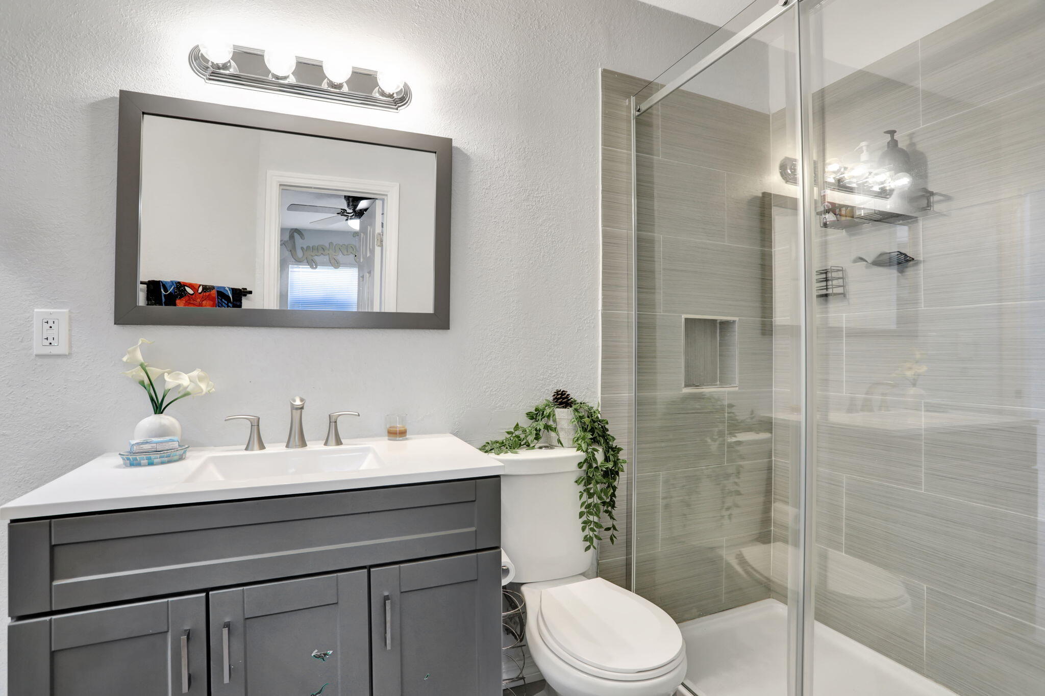 BROADVIEW COUNTRY CLUB ES - Residential