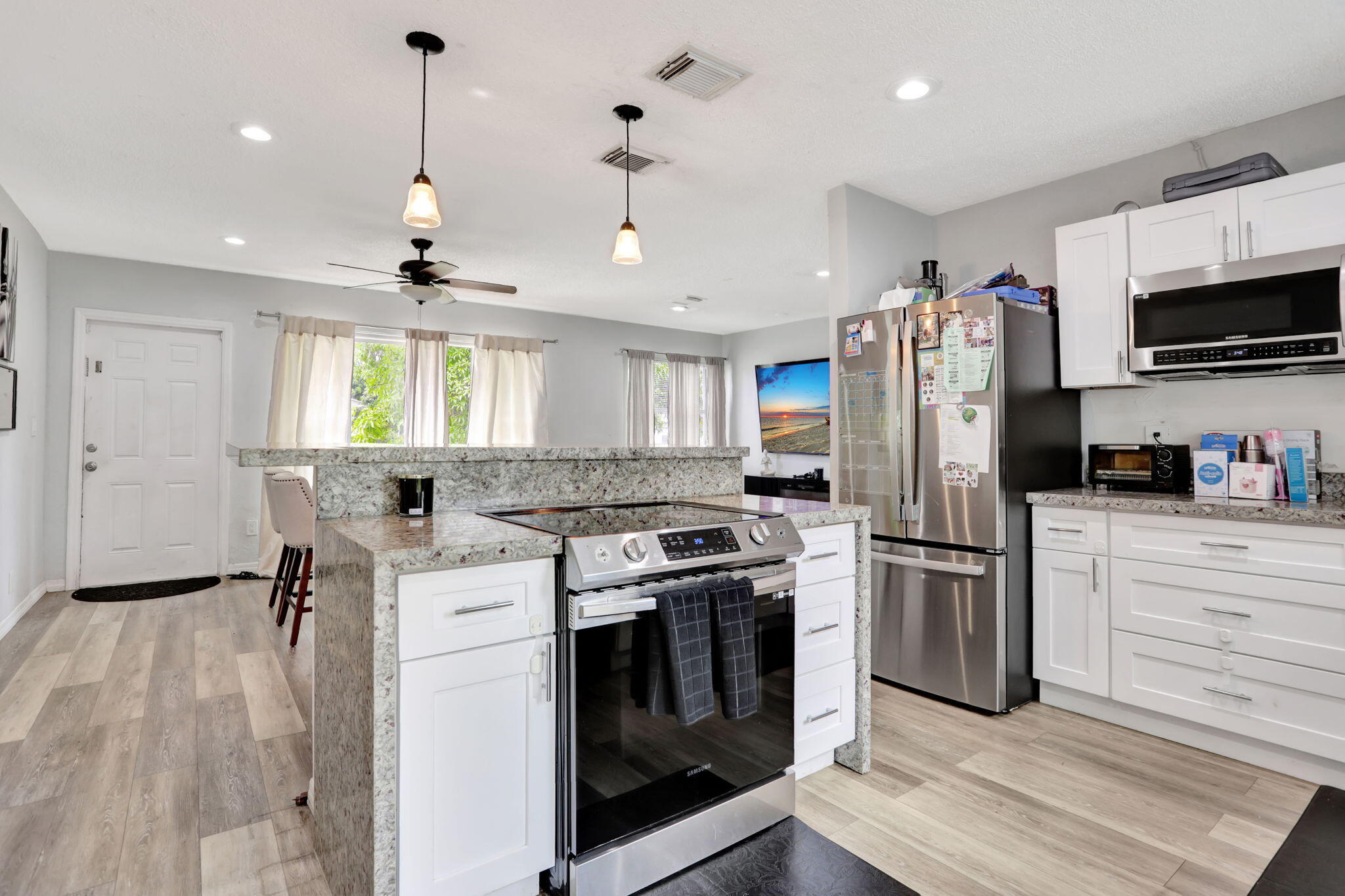 BROADVIEW COUNTRY CLUB ES - Residential