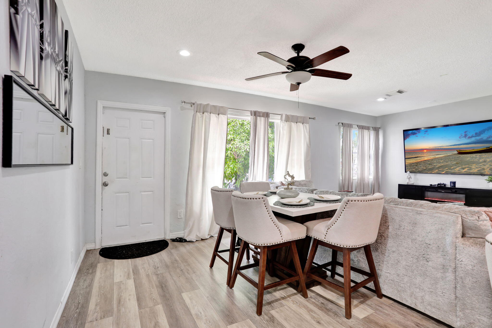 BROADVIEW COUNTRY CLUB ES - Residential