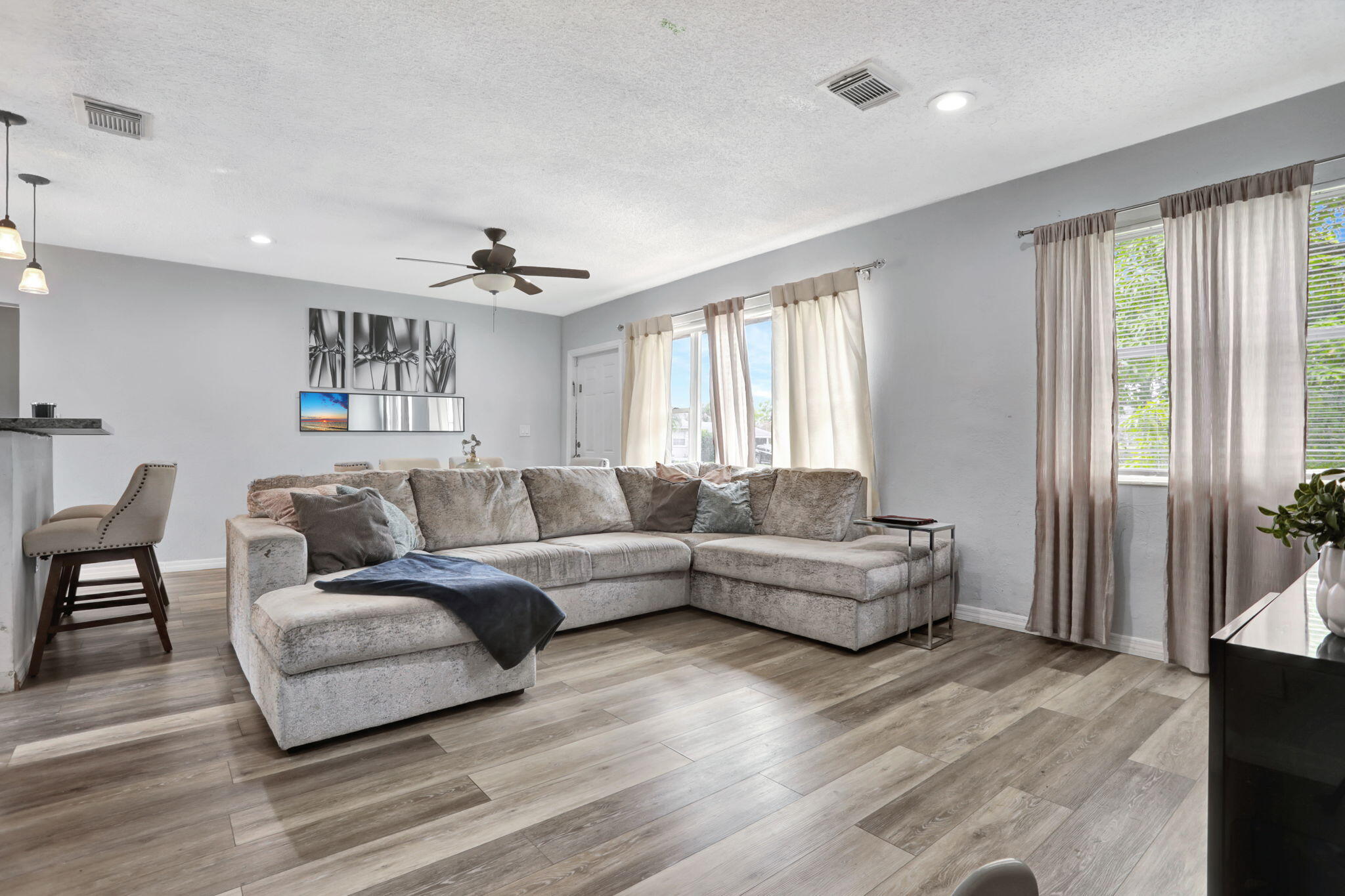 BROADVIEW COUNTRY CLUB ES - Residential