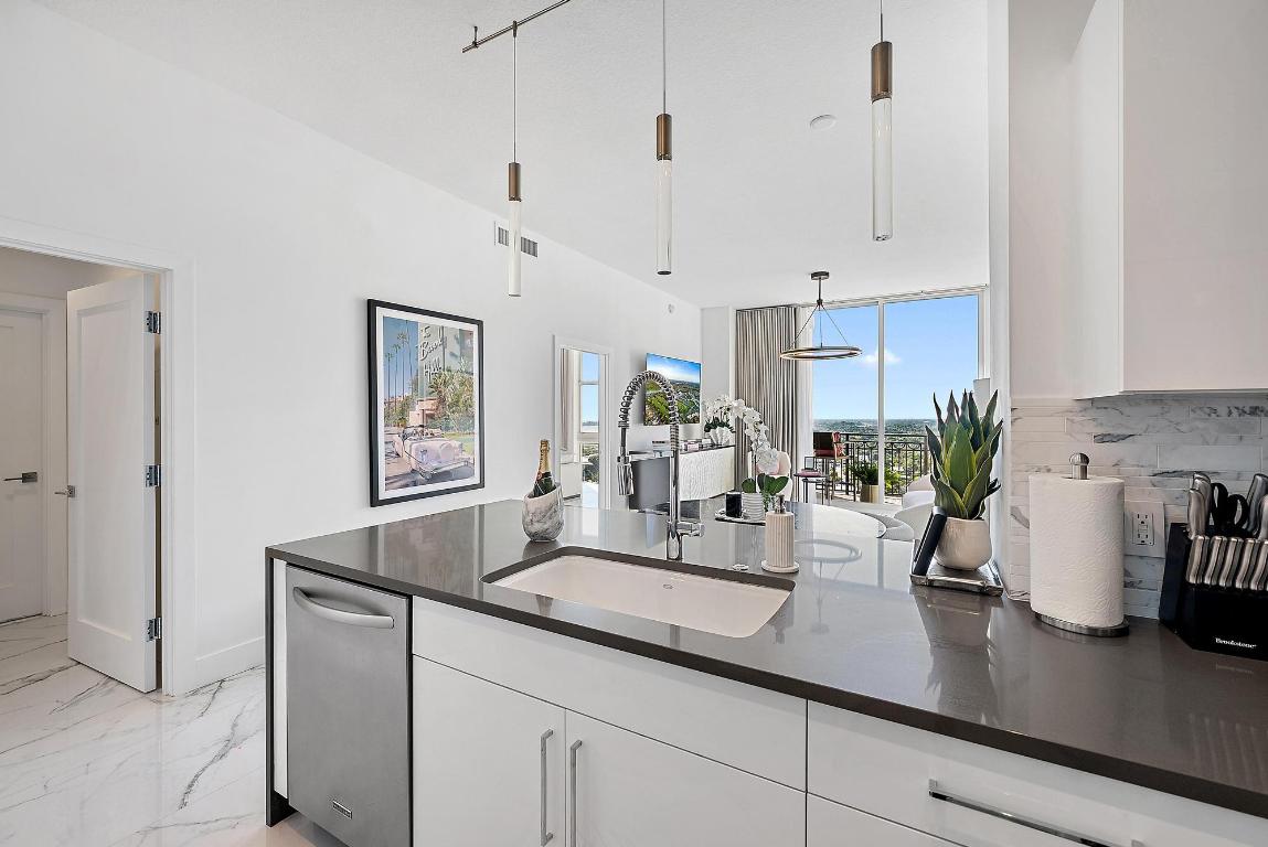 CITYPLACE SOUTH TOWER CONDO - Residential Lease