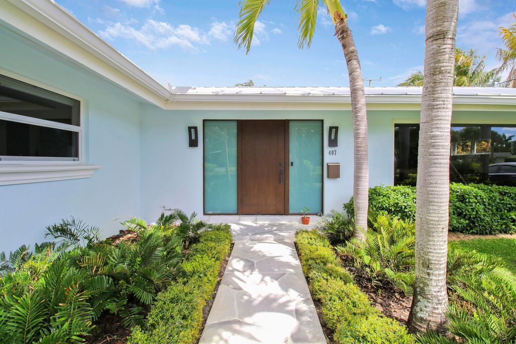 Photo of 407 Privateer Road, North Palm Beach, FL 33408 (MLS # R10980915)