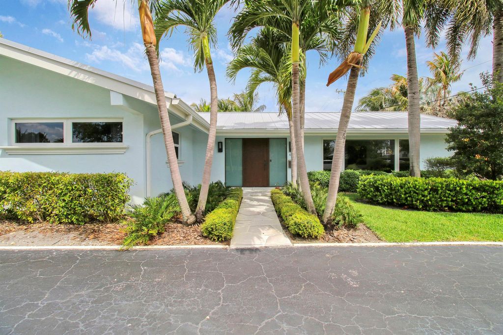 Photo of 407 Privateer Road, North Palm Beach, FL 33408 (MLS # R10980915)