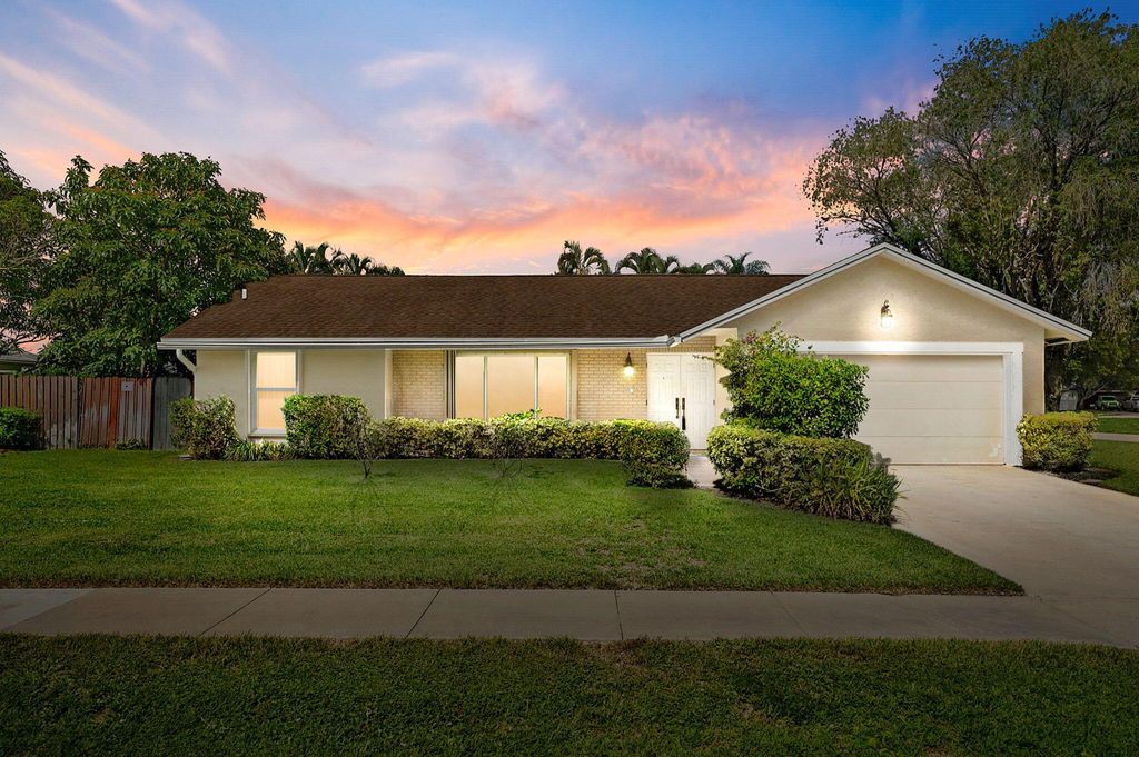 Photo of 12126 Sugar Pine Trail, Wellington, FL 33414 (MLS # R11001979)