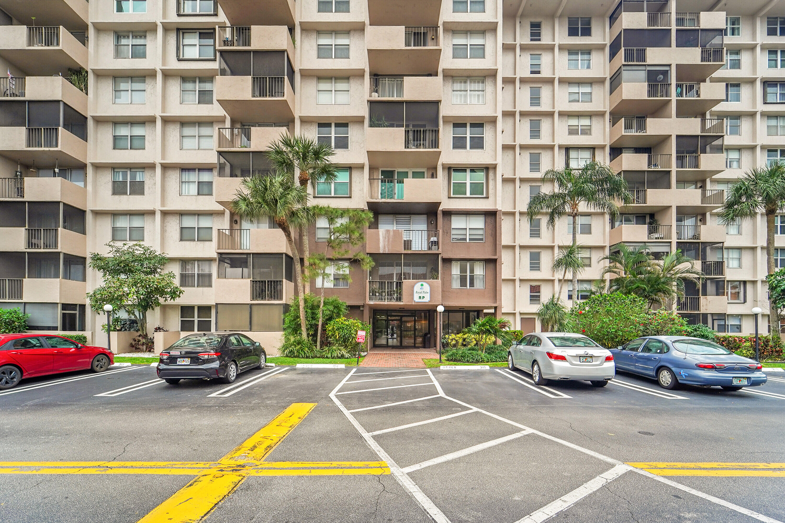 ISLAND CLUB TWO CONDO - Residential