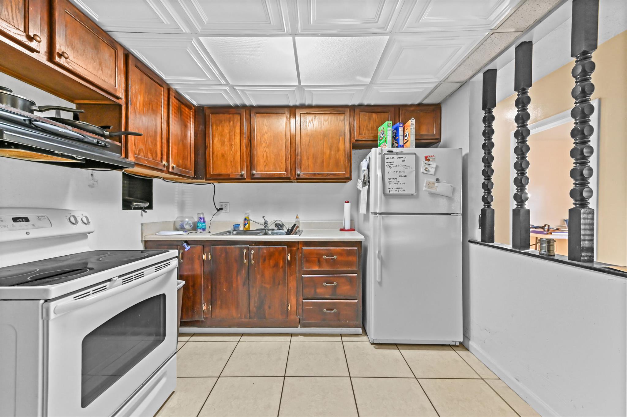 WHISPERING PALMS - Residential