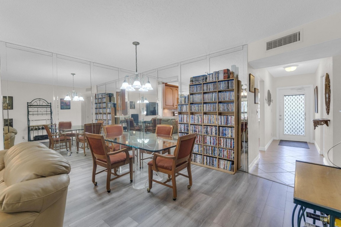 Palm Lakes - Residential