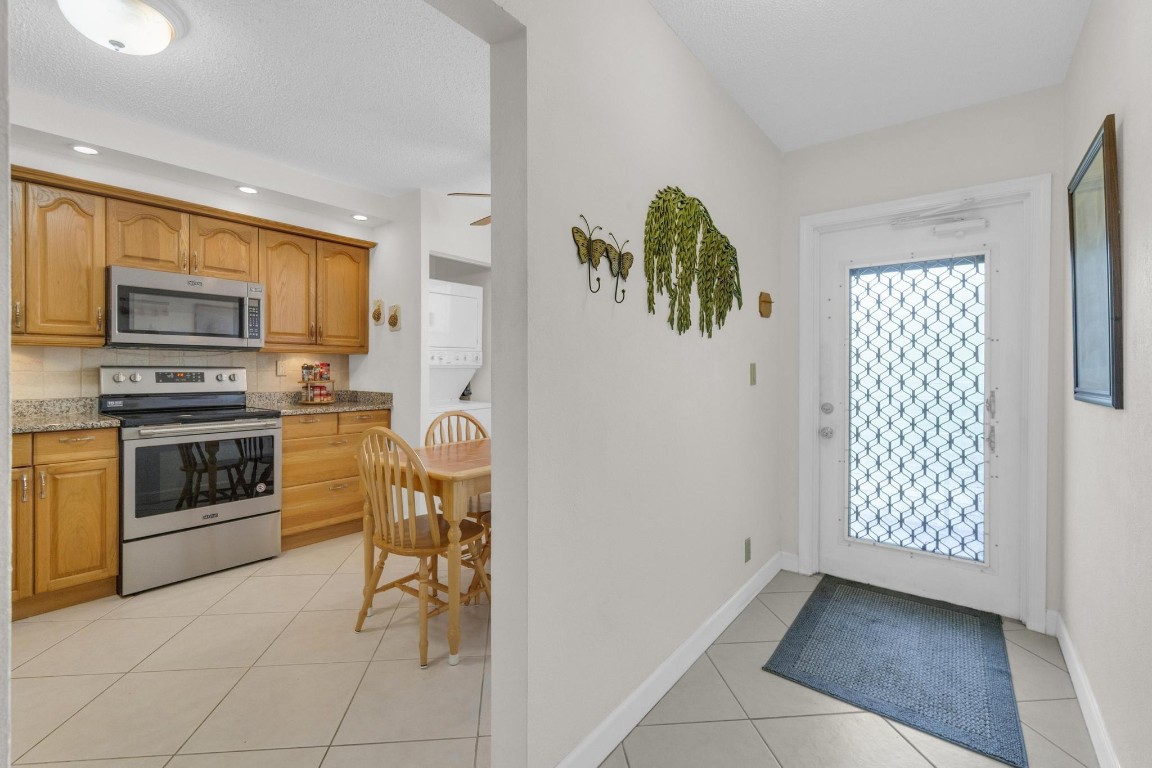 Palm Lakes - Residential