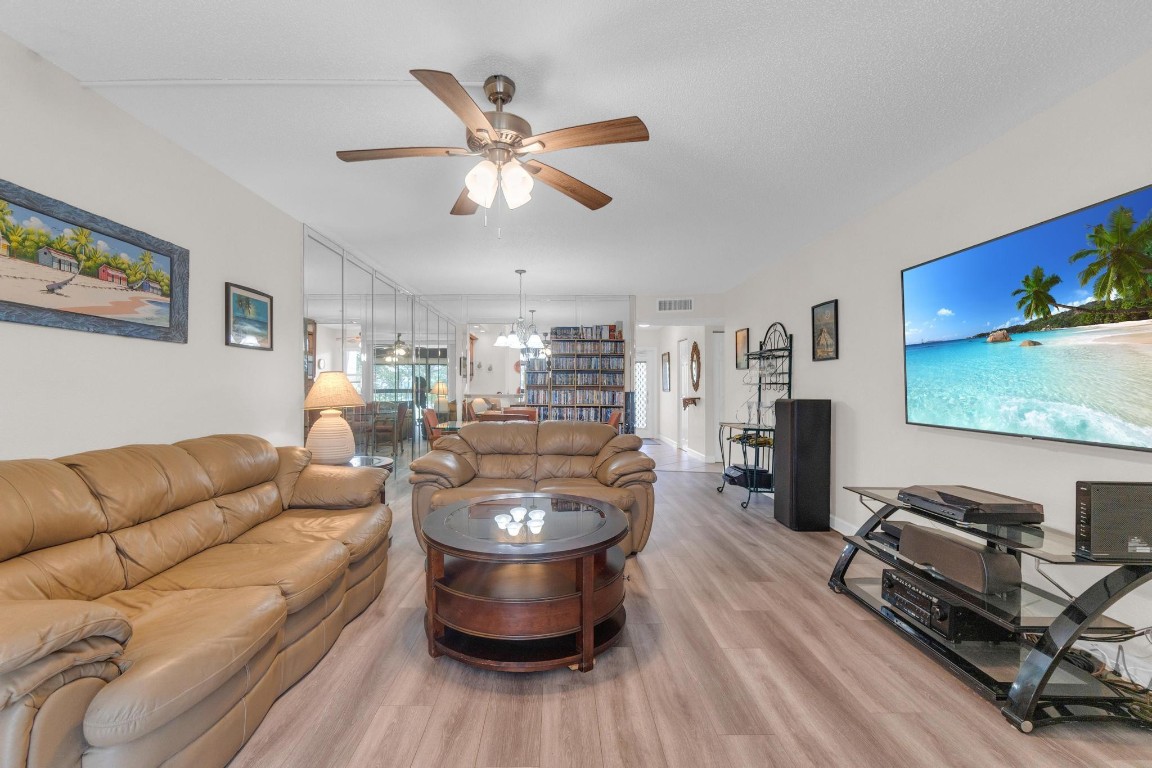 Palm Lakes - Residential