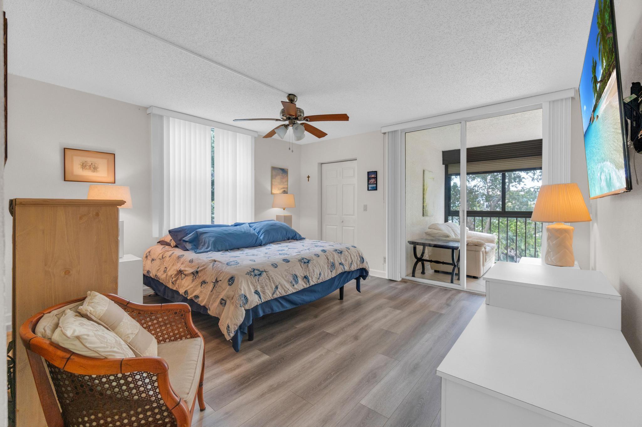 Palm Lakes - Residential