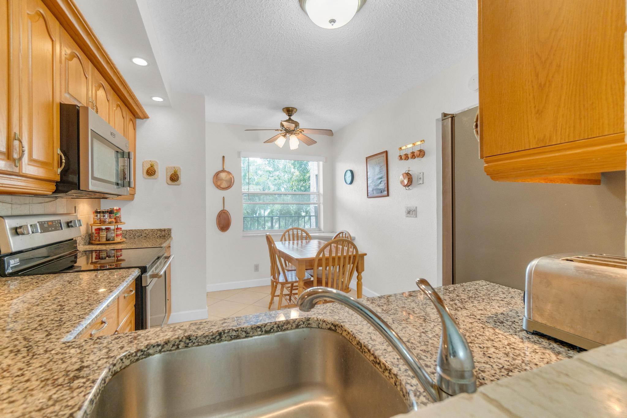 Palm Lakes - Residential