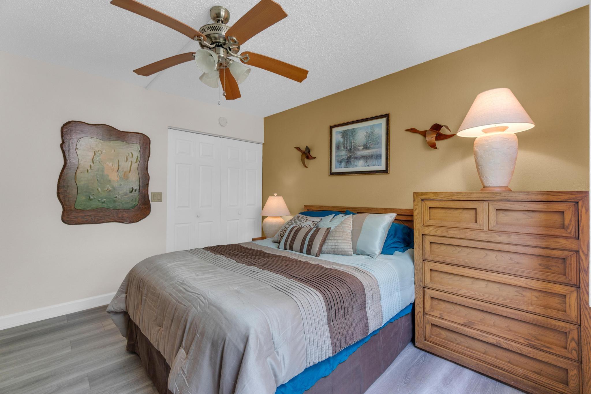 Palm Lakes - Residential