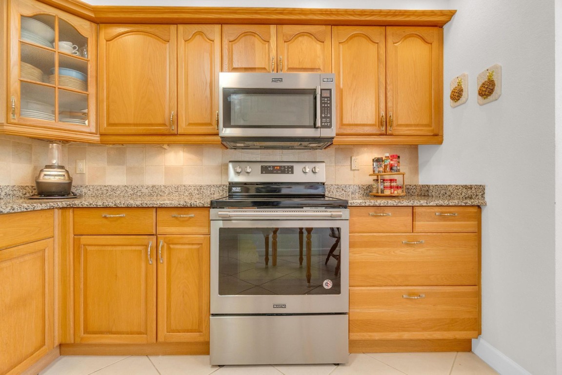 Palm Lakes - Residential