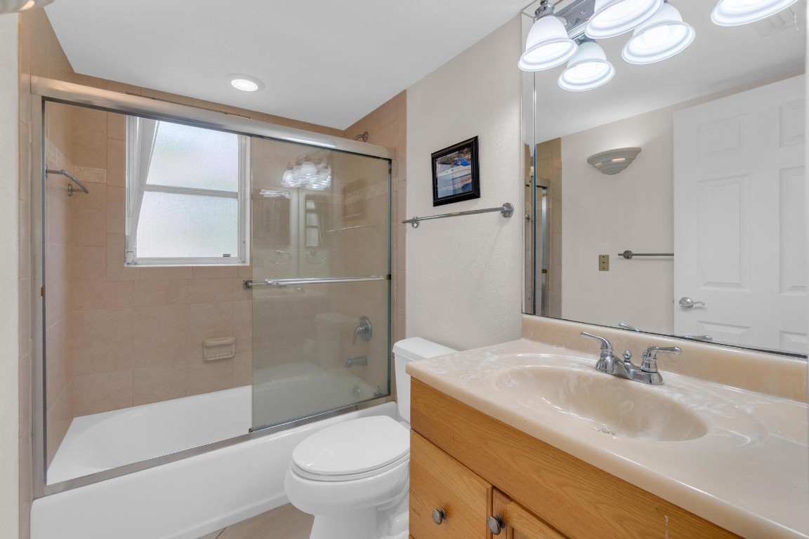 Palm Lakes - Residential