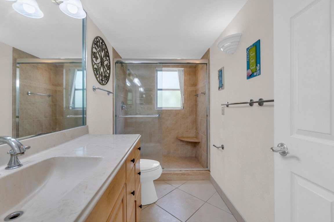 Palm Lakes - Residential