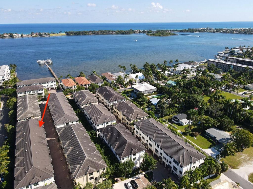 Photo of 625 Windward Circle N, Boynton Beach, FL 33435 (MLS # R11145306)