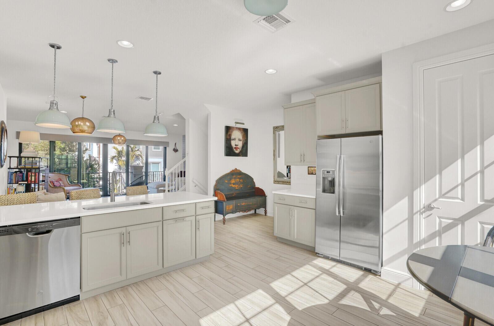 CASA DEL MAR - Residential