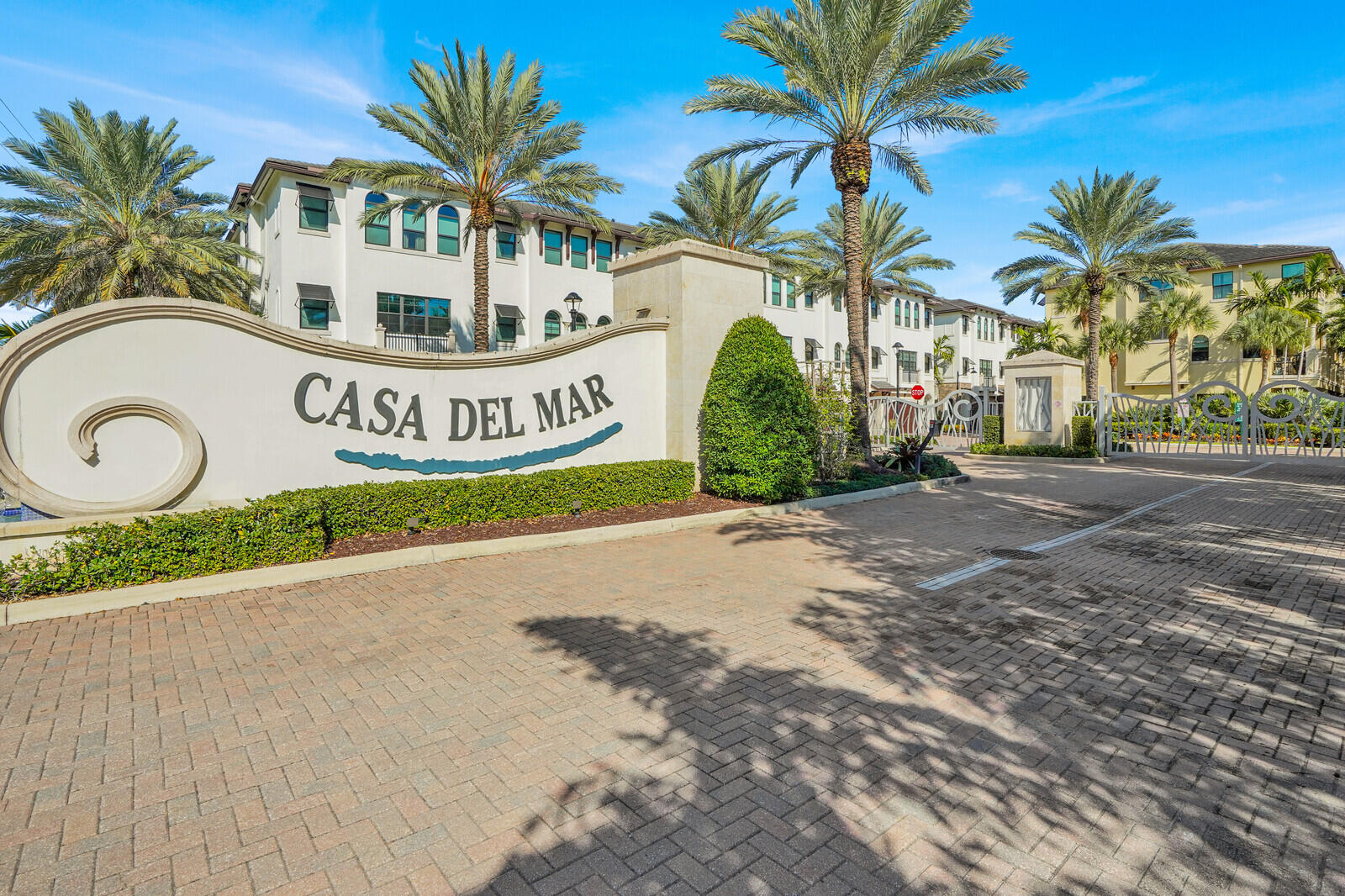 CASA DEL MAR - Residential