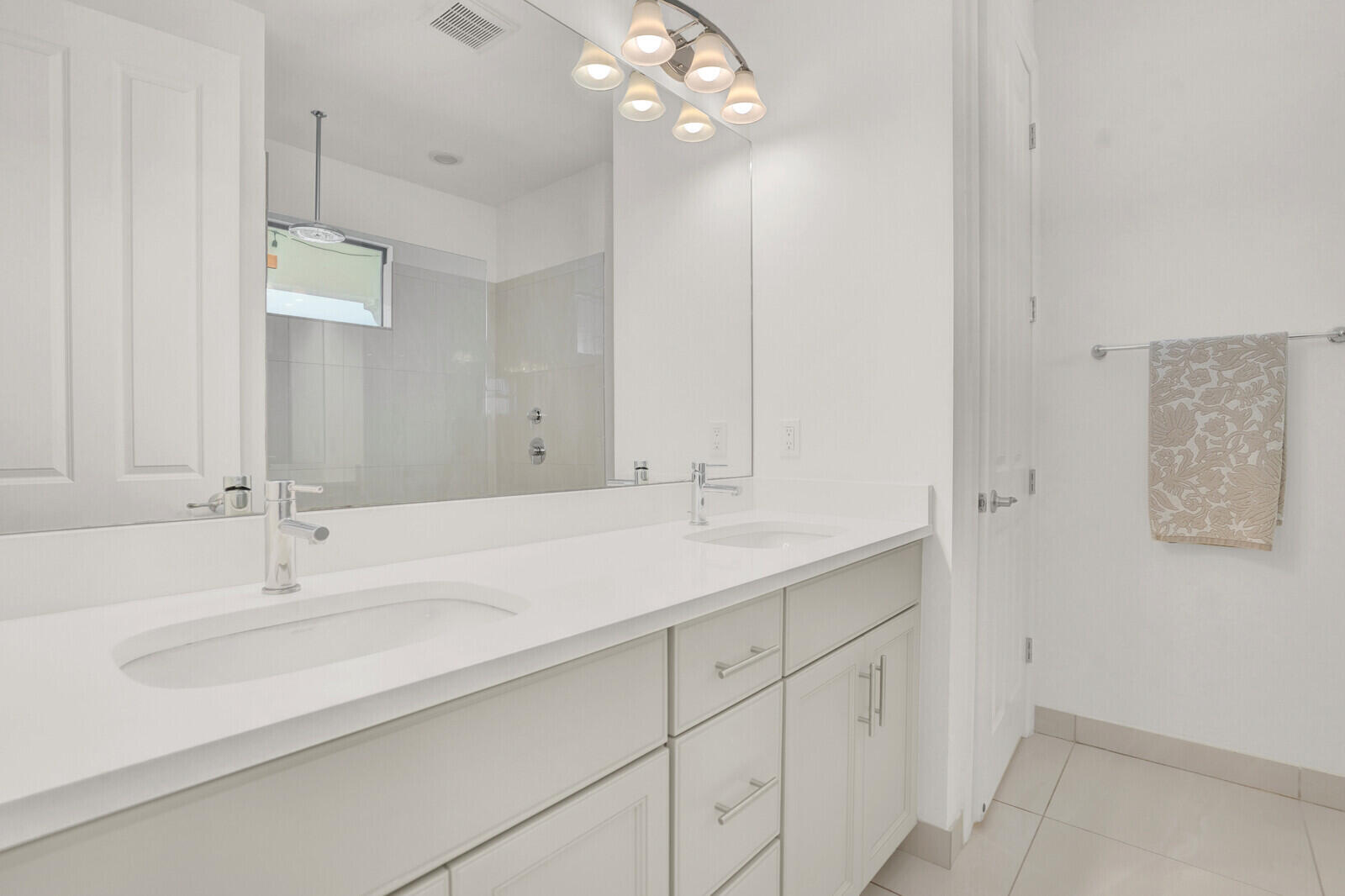 CASA DEL MAR - Residential