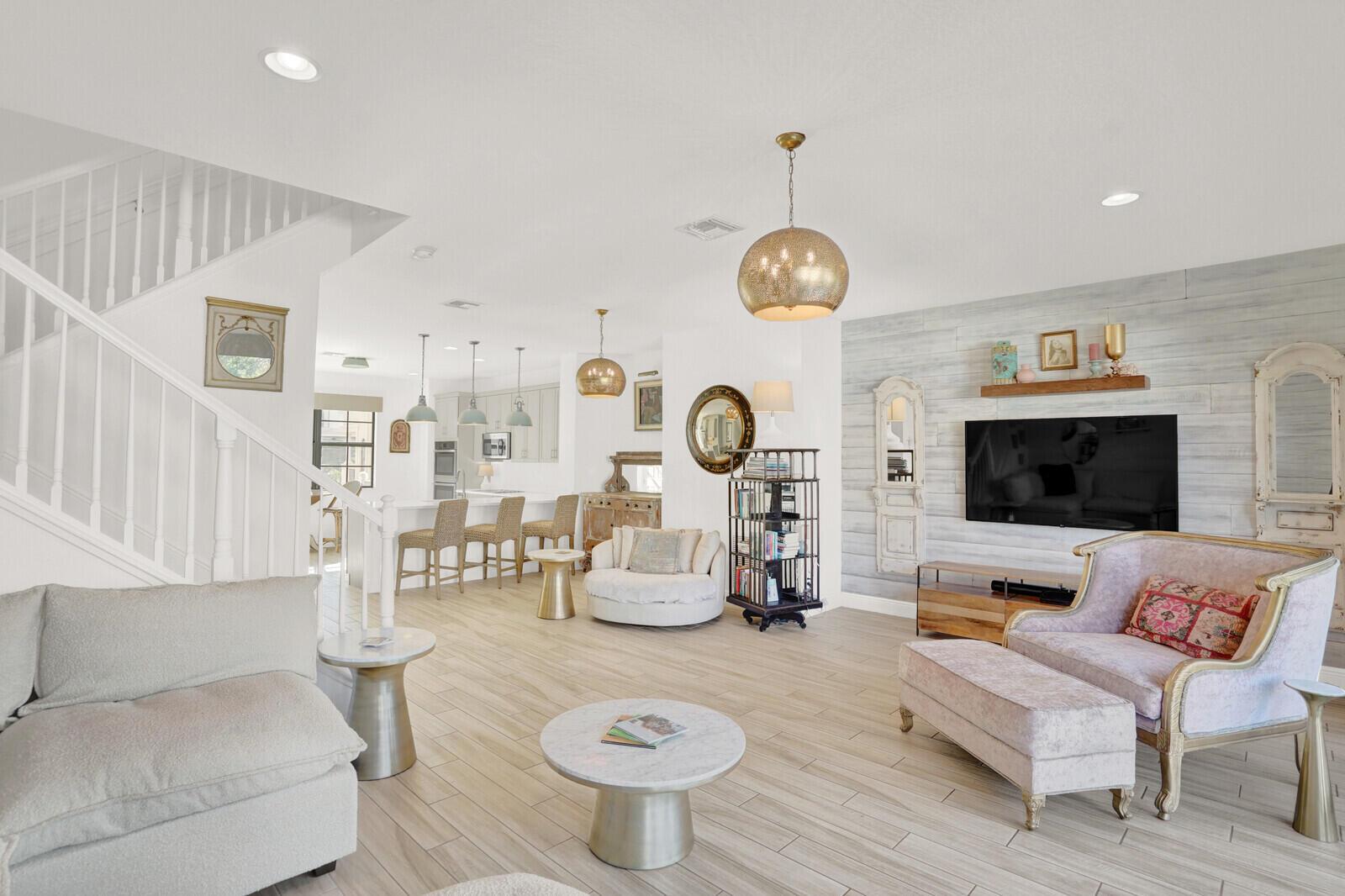 CASA DEL MAR - Residential