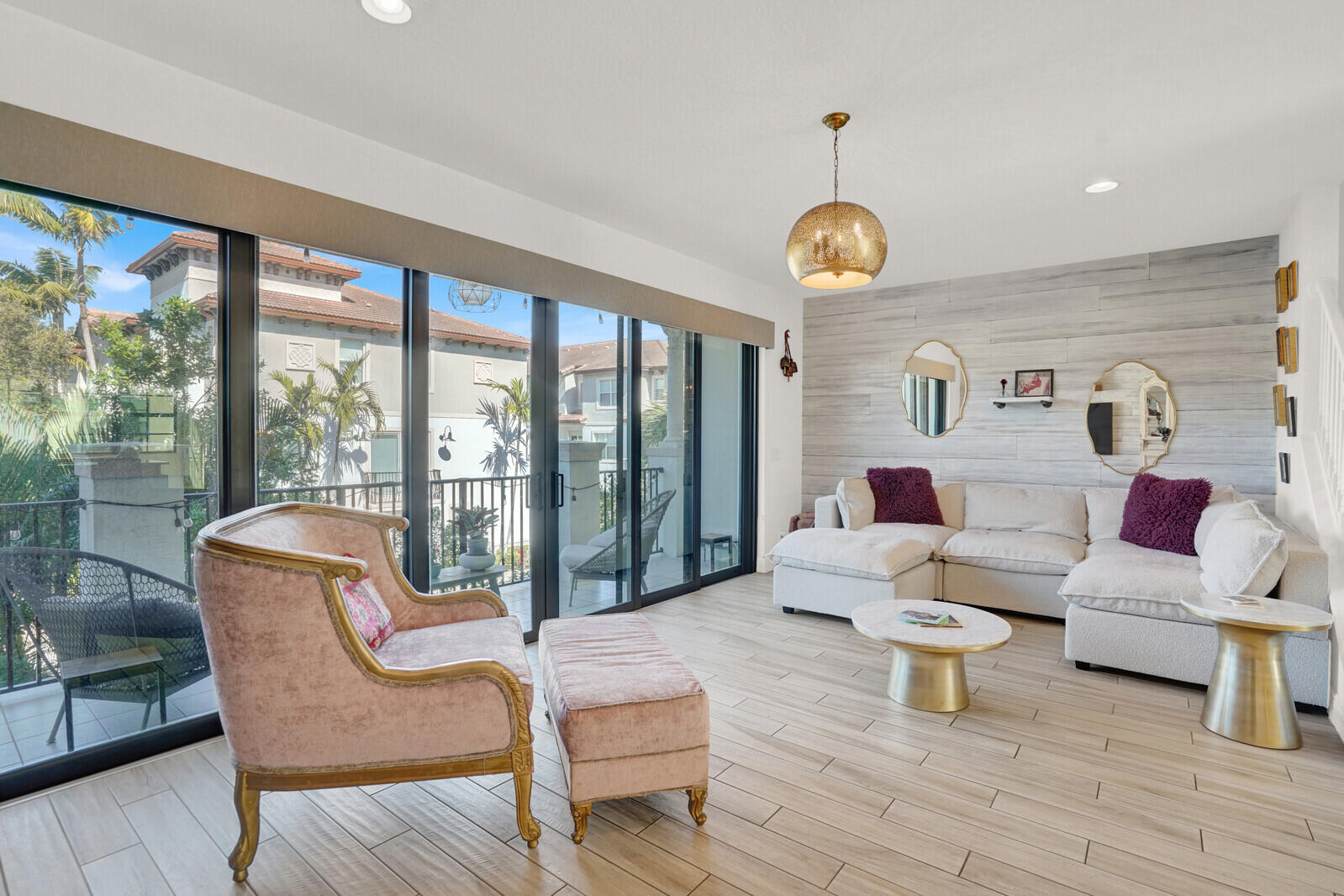 CASA DEL MAR - Residential