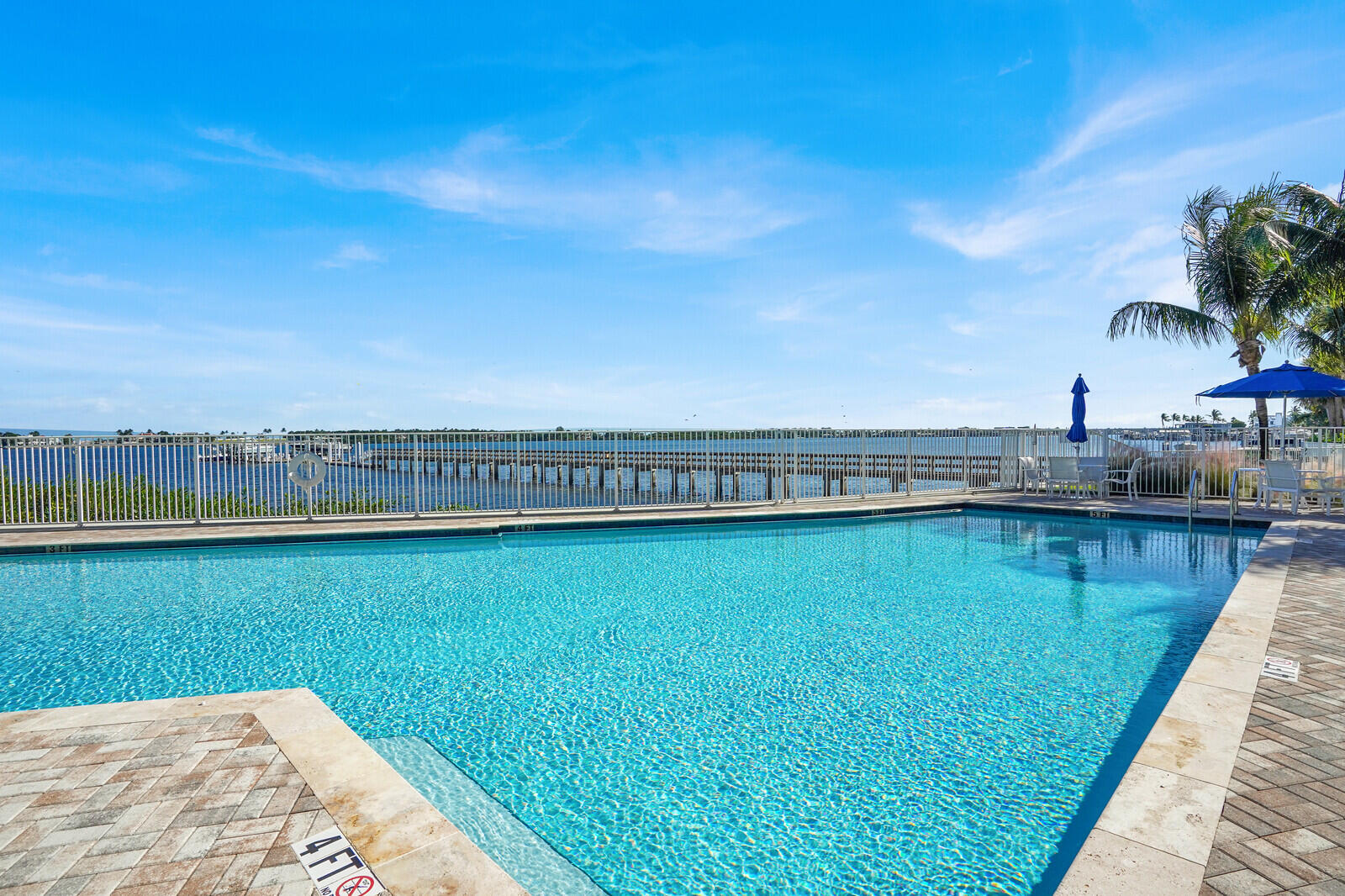 CASA DEL MAR - Residential