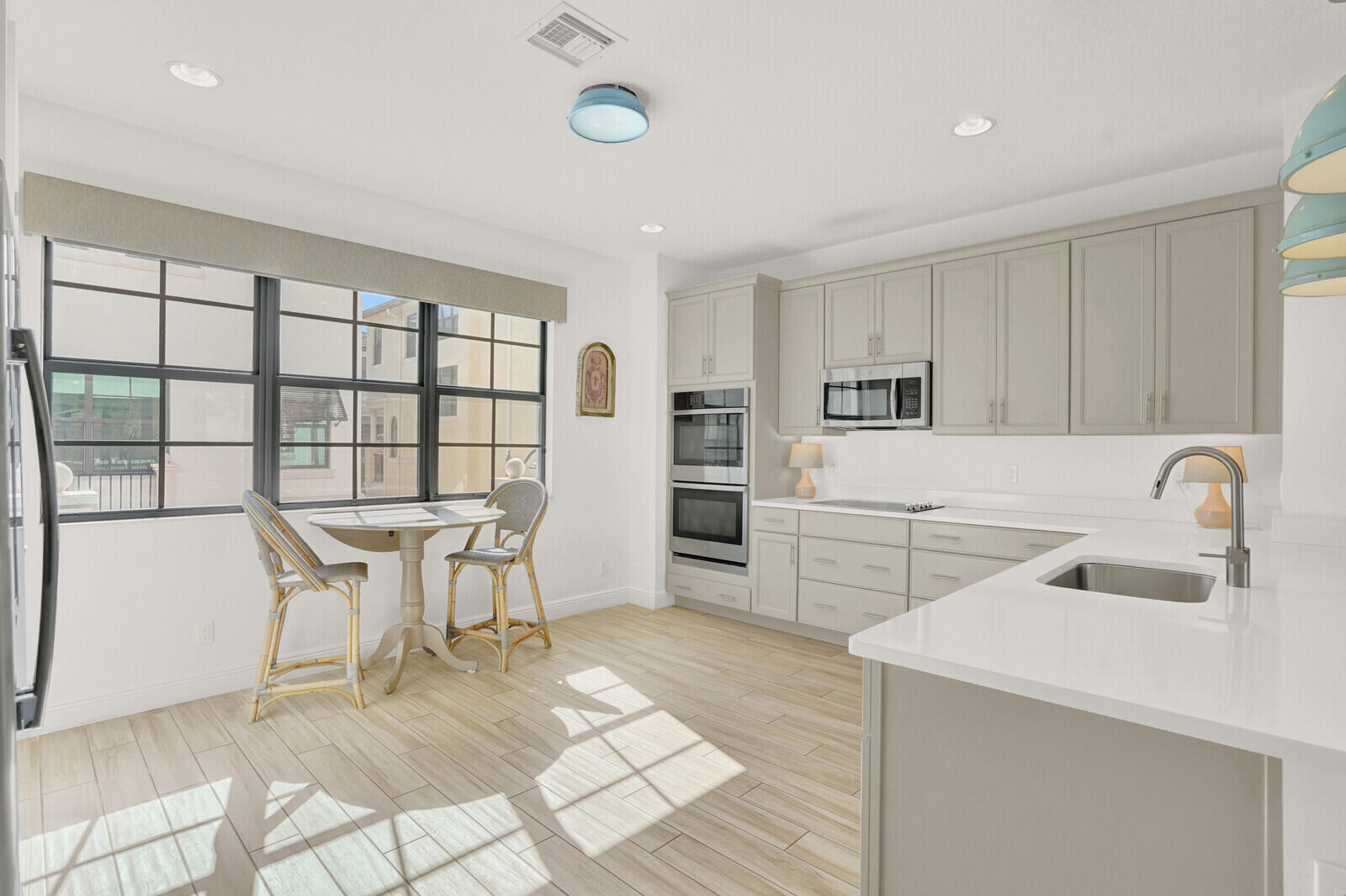 CASA DEL MAR - Residential