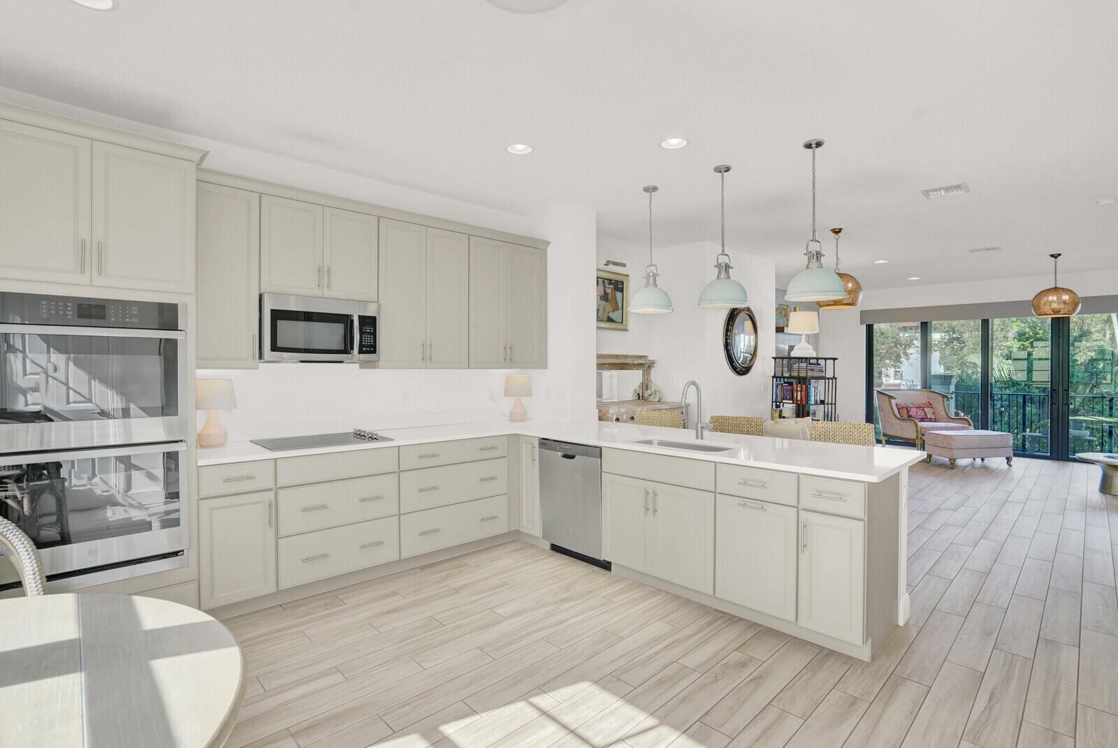 CASA DEL MAR - Residential