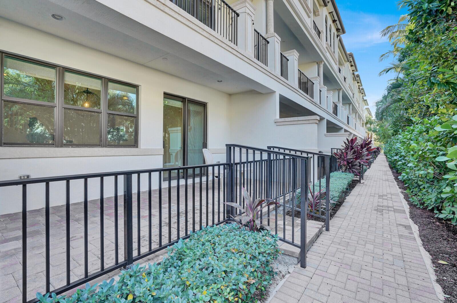 CASA DEL MAR - Residential