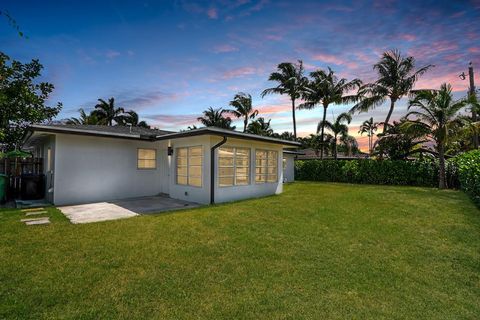 Single Family Residence in Fort Lauderdale FL 2110 52nd Court 23.jpg